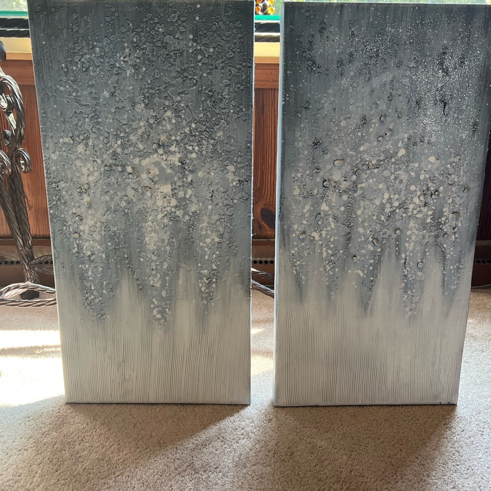 2 house decorative pictures